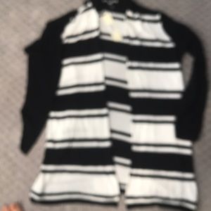 Long sleeve blac &white cardigan.